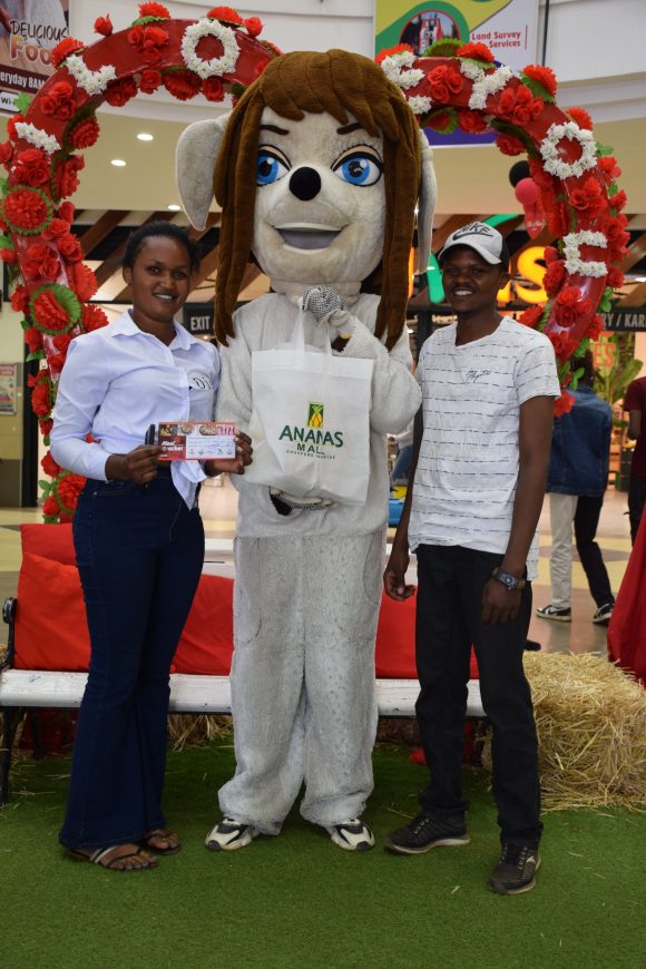 Valentines Activation – Gifting by the Mascots Valentines Activation – Gifting by the Mascots